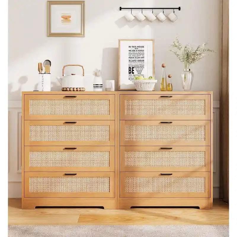 Comò a 4 cassetti in rattan bianco/naturale/nero con presa di corrente, per 1