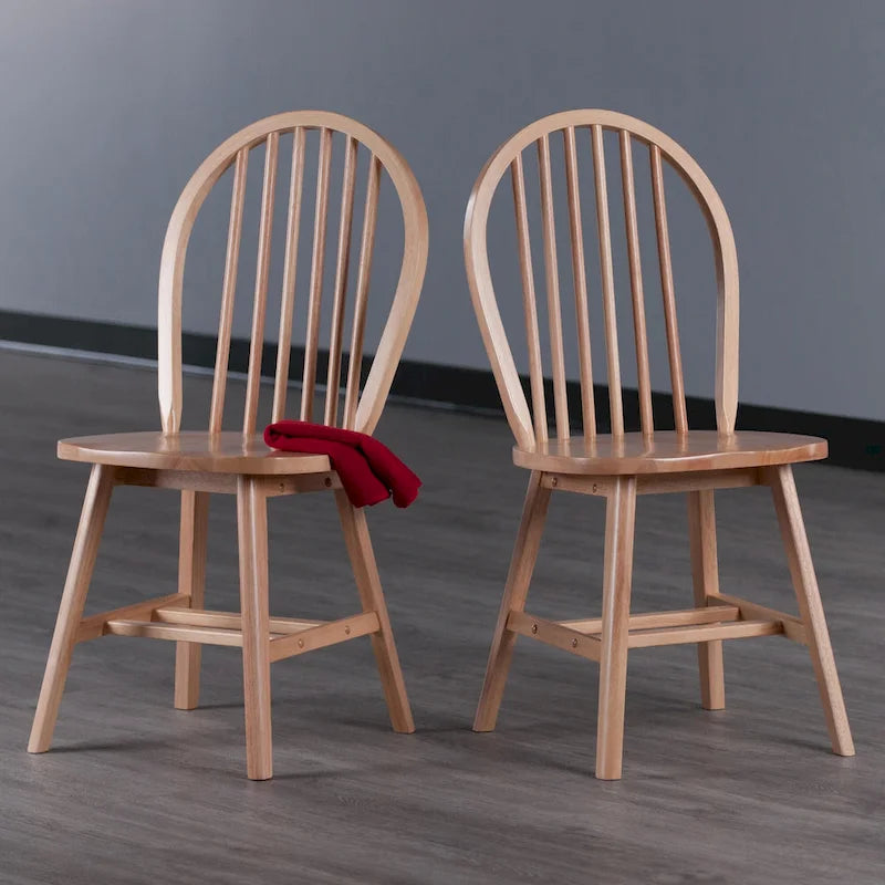 Sedia da pranzo in legno naturale, schienale a fusi, set da 2