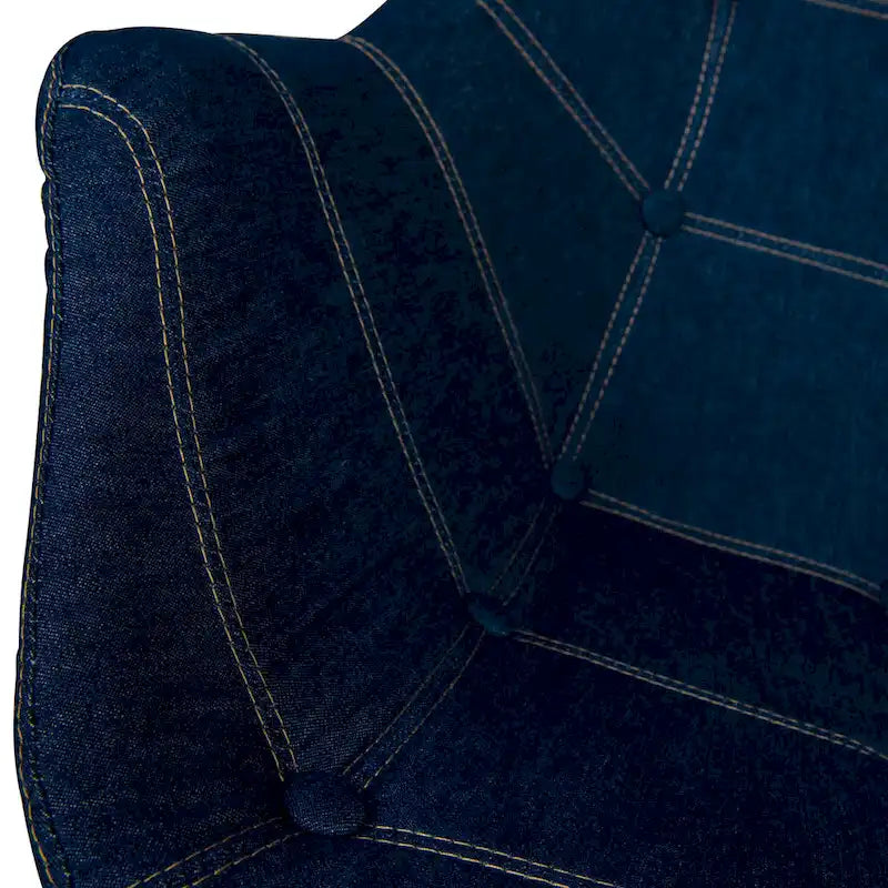 Poltrona a botte in denim, tappezzeria trapuntata, gambe in legno di faggio, 1 posto